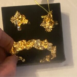 Amber Seats Earring And Cuff Bracelet Set New